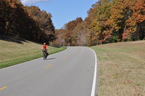 The scenic and not heavily trafficked Natchez Trace bids us to come for a longer, fully-loaded ride.